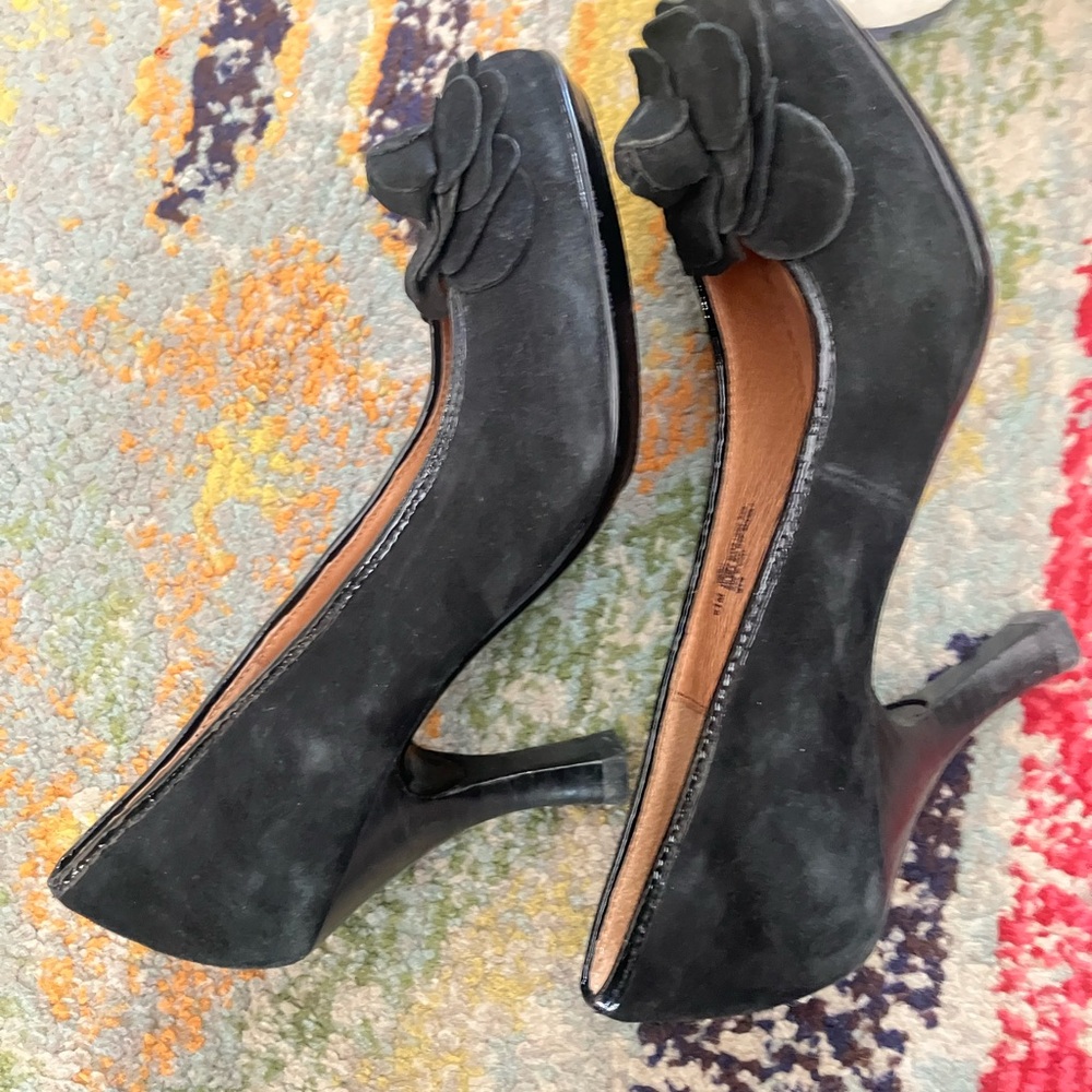 Söfft Black Suede Floral Ballet Flats - Picture 6 of 7